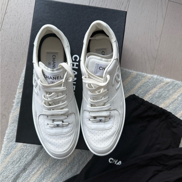 CHANEL REV White Sneakers Size 40 - Picture 9 of 15